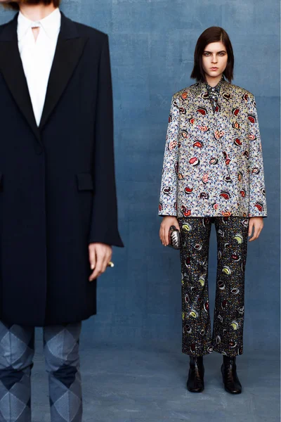 Look 3
